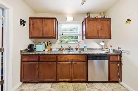 Kitchen - 2351 Eureka Way, Redding, CA 96001 photo 2 of 2