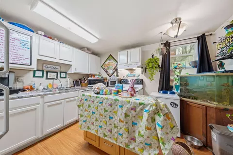 Kitchen - 2351 Eureka Way, Redding, CA 96001 photo 1 of 2