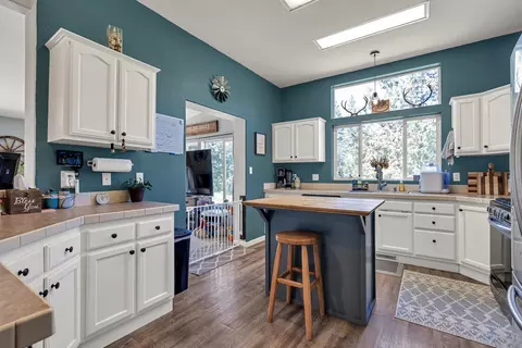 Kitchen - 29312 Day Rd, Mcarthur, CA 96056 photo 4 of 7