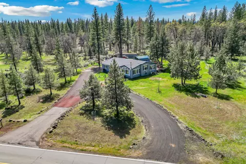 29312 Day Rd, Mcarthur, CA 96056