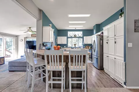Kitchen - 29312 Day Rd, Mcarthur, CA 96056 photo 2 of 7