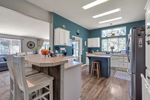 Kitchen - 29312 Day Rd, Mcarthur, CA 96056 photo 1 of 7