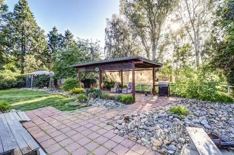 Exterior - 1648 Filaree Dr, Redding, CA 96002 photo 6 of 15