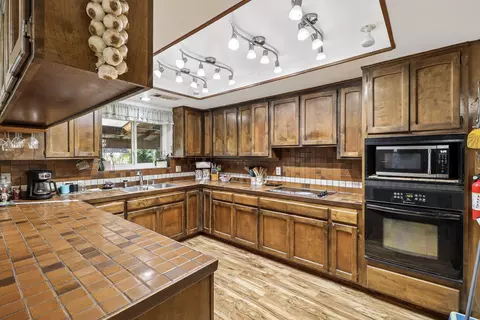 Kitchen - 1648 Filaree Dr, Redding, CA 96002 photo 1 of 3