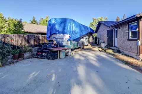 Exterior - 1648 Filaree Dr, Redding, CA 96002 photo 14 of 15