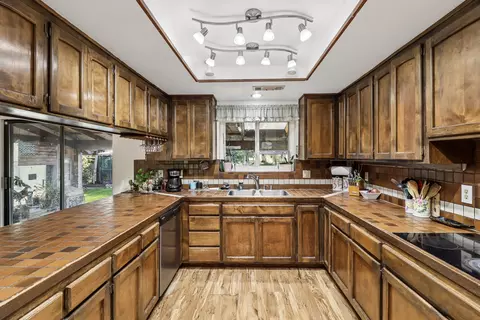 Kitchen - 1648 Filaree Dr, Redding, CA 96002 photo 2 of 3