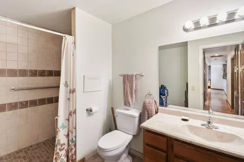 Bath - 1648 Filaree Dr, Redding, CA 96002 photo 2 of 3
