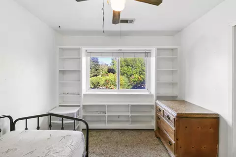 Bedroom - 1648 Filaree Dr, Redding, CA 96002 photo 4 of 6