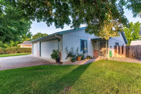 2843 Red Bud Ln, Anderson, CA 96007