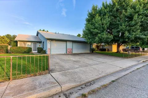 2843 Red Bud Ln, Anderson, CA 96007 photo 4