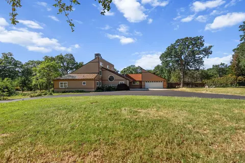 21445 Wilcox Rd, Red Bluff, CA 96080