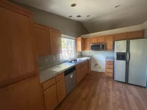 Kitchen - 1922 Eddy Way, Redding, CA 96002 photo 2 of 2