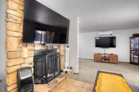 Living - 1479 Atajo Ct, Redding, CA 96003 photo 2 of 2