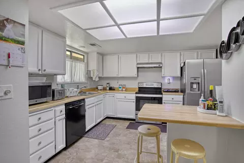 Kitchen - 1479 Atajo Ct, Redding, CA 96003 photo 1 of 3