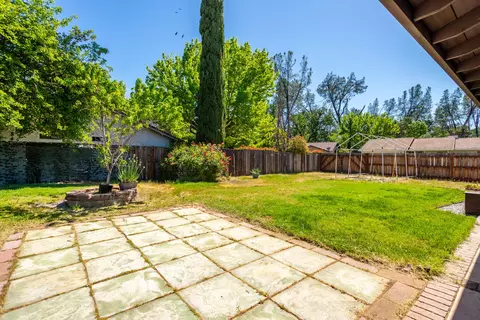 Exterior - 1479 Atajo Ct, Redding, CA 96003 photo 5 of 8