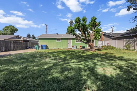 Exterior - 2631 Alfreda Way, Redding, CA 96002 photo 3 of 6