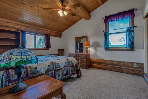 Bedroom - 43007 Shoshoni Loop, Fall River Mills, CA 96028 photo 4 of 8
