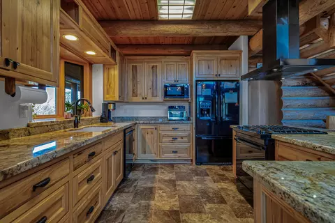 Kitchen - 43007 Shoshoni Loop, Fall River Mills, CA 96028 photo 2 of 8