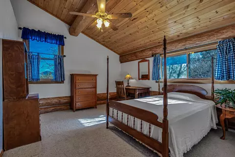 Bedroom - 43007 Shoshoni Loop, Fall River Mills, CA 96028 photo 7 of 8