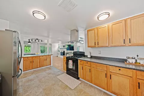 Kitchen - 3759 Alma Ave, Redding, CA 96002 photo 3 of 3