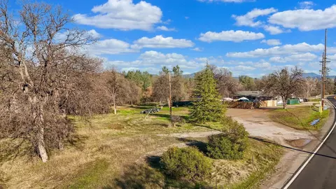 3550 Oasis Rd, Redding, CA 96003
