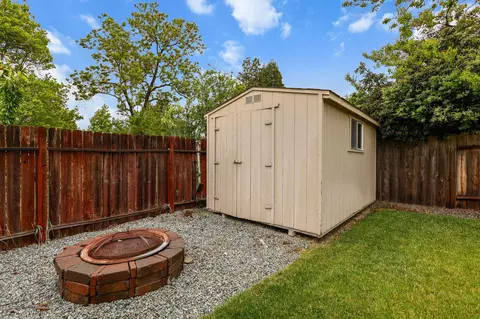 Exterior - 2566 Dewberry Dr, Redding, CA 96003 photo 5 of 7
