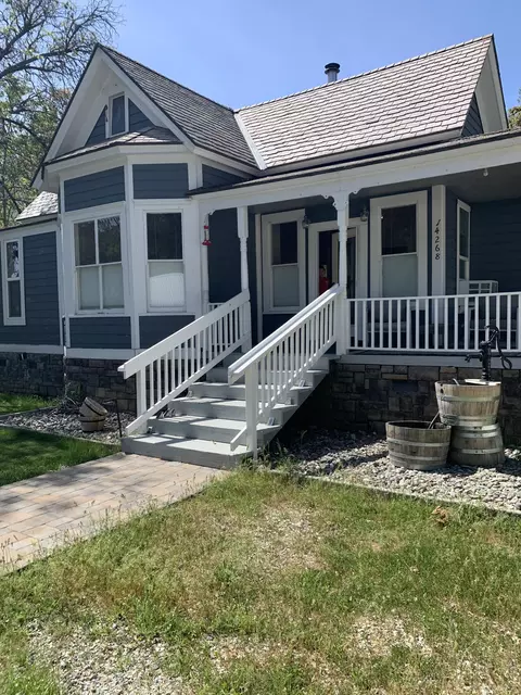14268 Main St, French Gulch, CA 96033