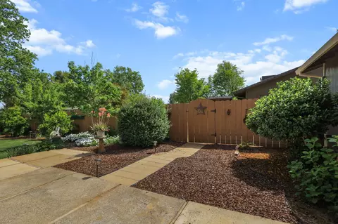 Exterior - 6935 Granada Dr, Redding, CA 96002 photo 7 of 23