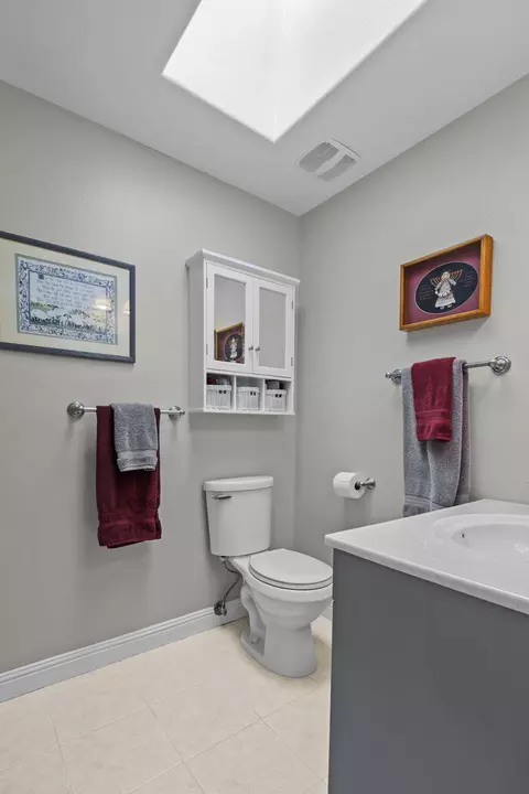 Bath - 6935 Granada Dr, Redding, CA 96002 photo 1 of 5