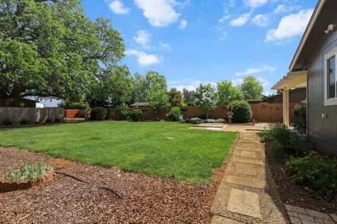 Exterior - 6935 Granada Dr, Redding, CA 96002 photo 8 of 23