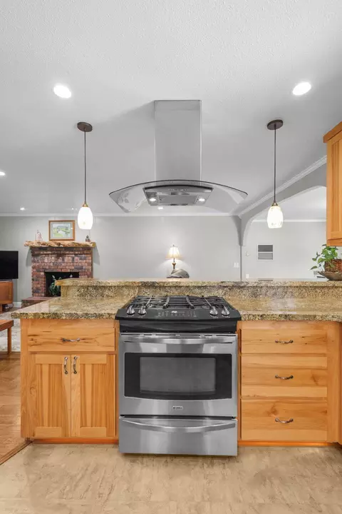 Kitchen - 6935 Granada Dr, Redding, CA 96002 photo 3 of 4