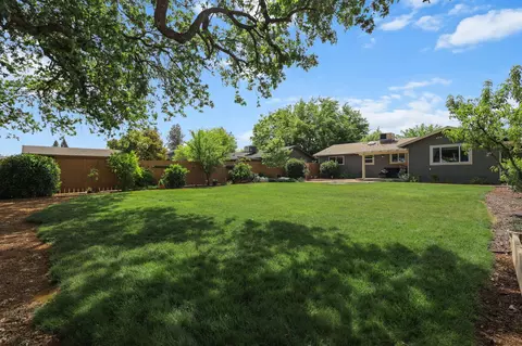 Exterior - 6935 Granada Dr, Redding, CA 96002 photo 12 of 23