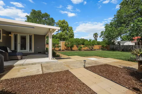 Exterior - 6935 Granada Dr, Redding, CA 96002 photo 6 of 23