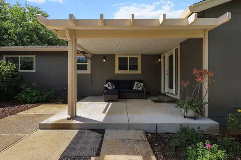 Exterior - 6935 Granada Dr, Redding, CA 96002 photo 5 of 23