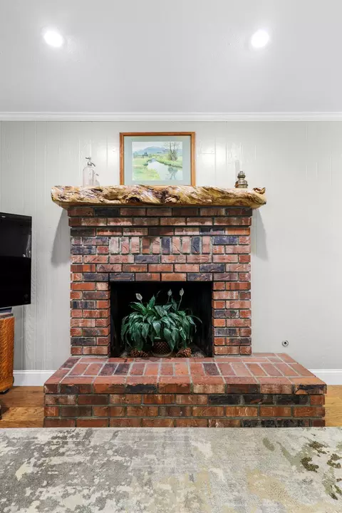 Living - 6935 Granada Dr, Redding, CA 96002 photo 2 of 3