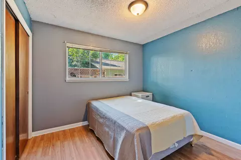 Bedroom - 6633 Southgate Dr, Redding, CA 96001 photo 2 of 7