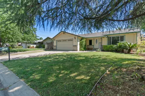 Exterior - 6633 Southgate Dr, Redding, CA 96001 photo 2 of 12