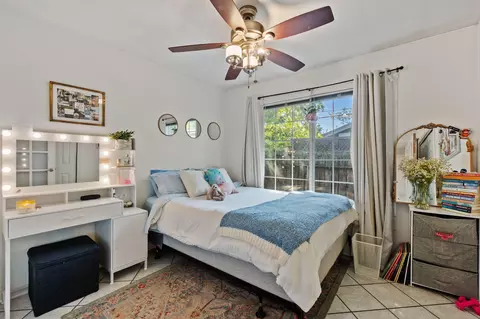 Bedroom - 6633 Southgate Dr, Redding, CA 96001 photo 3 of 7