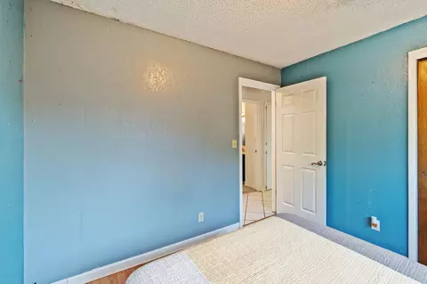 Bedroom - 6633 Southgate Dr, Redding, CA 96001 photo 1 of 7