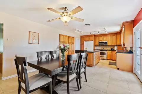 Dining - 6633 Southgate Dr, Redding, CA 96001 photo 2 of 4