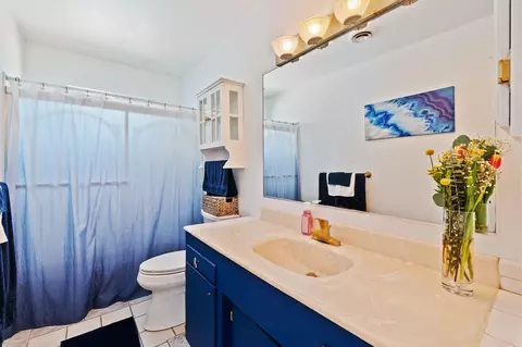 Bath - 6633 Southgate Dr, Redding, CA 96001 photo 1 of 2