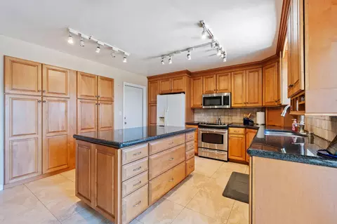 Kitchen - 6633 Southgate Dr, Redding, CA 96001 photo 6 of 6