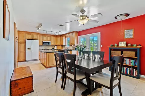 Dining - 6633 Southgate Dr, Redding, CA 96001 photo 1 of 4