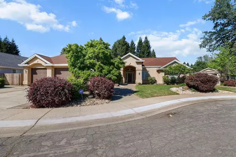 3052 Clear Water Ct, Redding, CA 96002