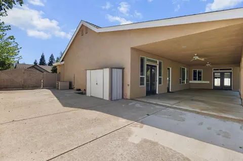 Exterior - 3052 Clear Water Ct, Redding, CA 96002 photo 10 of 13