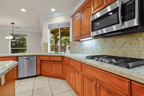 Kitchen - 3052 Clear Water Ct, Redding, CA 96002 photo 3 of 4