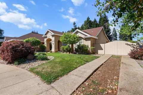Exterior - 3052 Clear Water Ct, Redding, CA 96002 photo 11 of 13