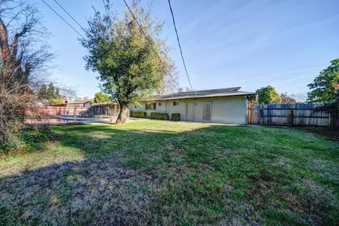 Exterior - 920 Hallmark Dr, Redding, CA 96001 photo 11 of 14