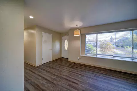 Living - 920 Hallmark Dr, Redding, CA 96001 photo 5 of 5