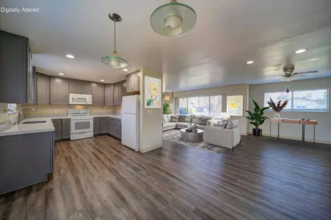 Living - 920 Hallmark Dr, Redding, CA 96001 photo 3 of 5